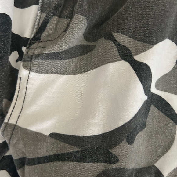 Almost Famous grey and white pants, sizeXL - Picture 2 of 6